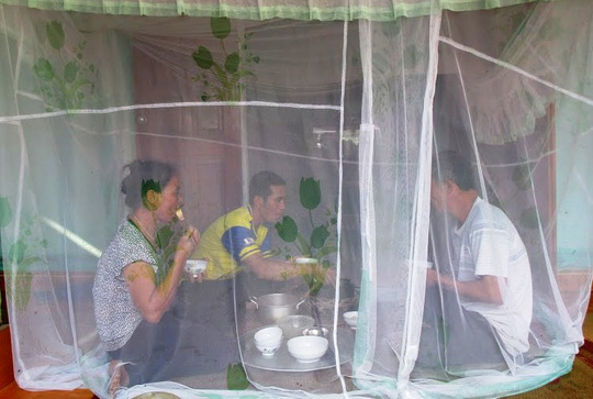 Thanh[-]Hoá:[-]Dân[-]lập[-]lán[-]trại[-]chặn[-]xe[-]ngăn[-]bãi[-]rác[-]gây[-]ô[-]nhiễm